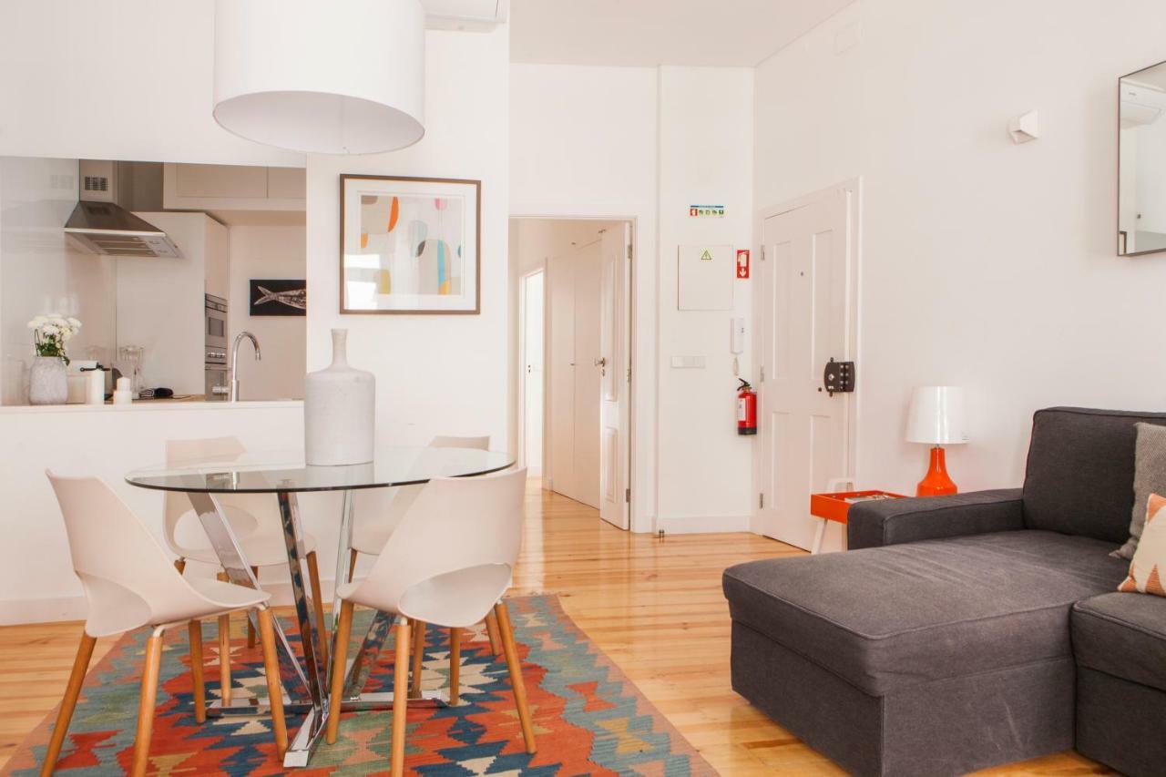 Cozy 1St Floor Flat Central Chiado District With Balconies And Ac 19Th Century Building Lisboa Dış mekan fotoğraf