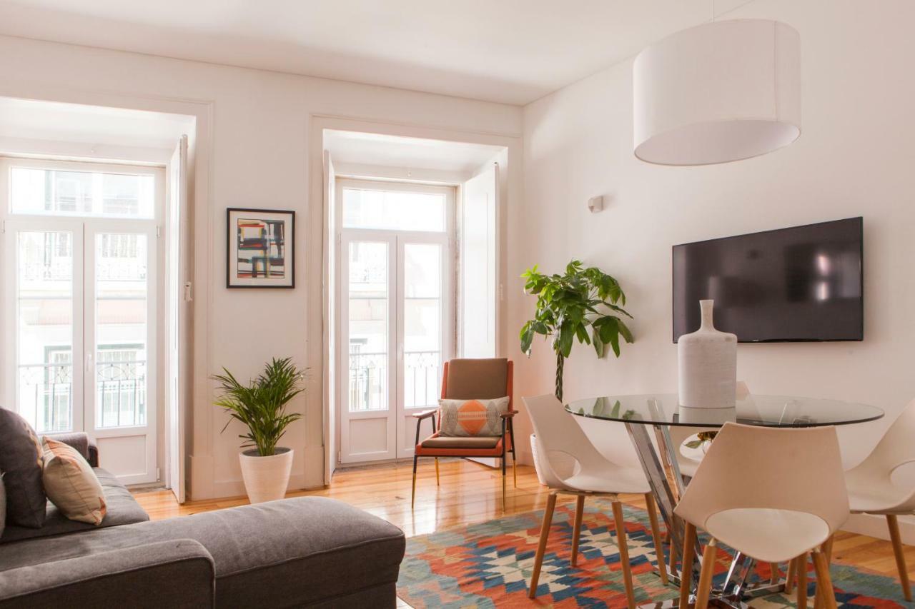 Cozy 1St Floor Flat Central Chiado District With Balconies And Ac 19Th Century Building Lisboa Dış mekan fotoğraf